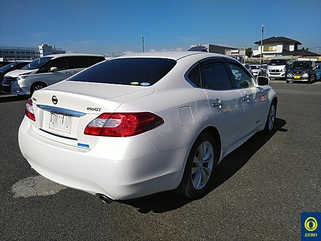 NISSAN FUGA 2009