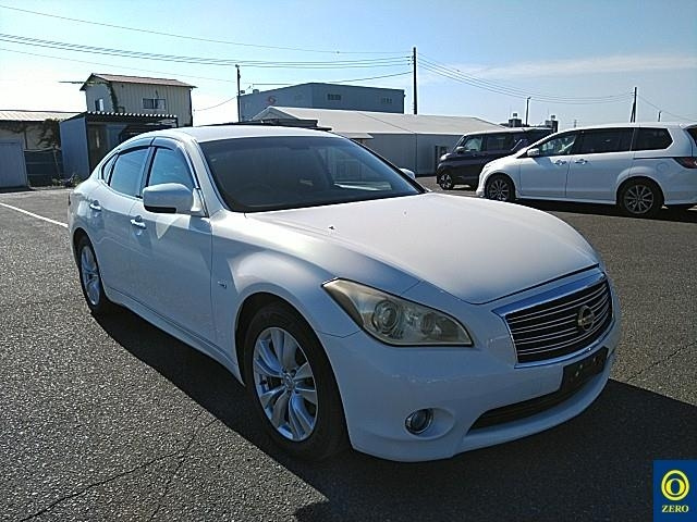NISSAN FUGA 2009