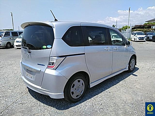 HONDA FREED 2013