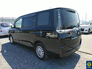 TOYOTA VOXY 2014