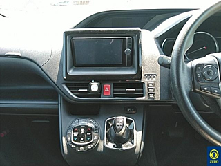 TOYOTA VOXY 2014