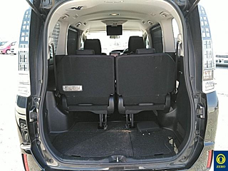 TOYOTA VOXY 2014