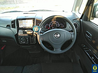 NISSAN ROOX 2011