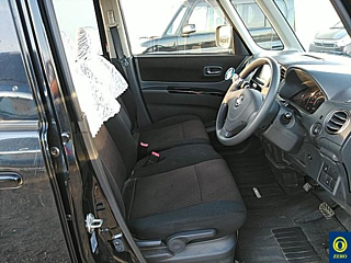 NISSAN ROOX 2011