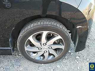 NISSAN ROOX 2011
