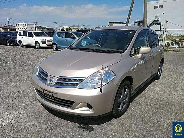 NISSAN TIIDA 2010