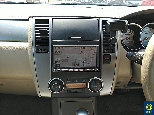 NISSAN TIIDA 2010