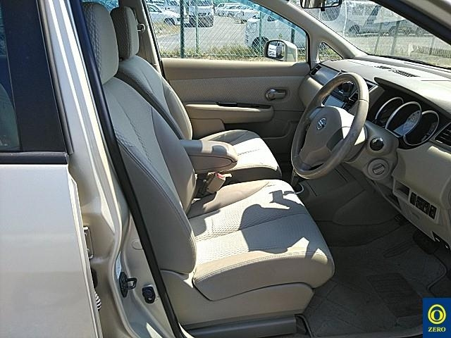 NISSAN TIIDA 2010