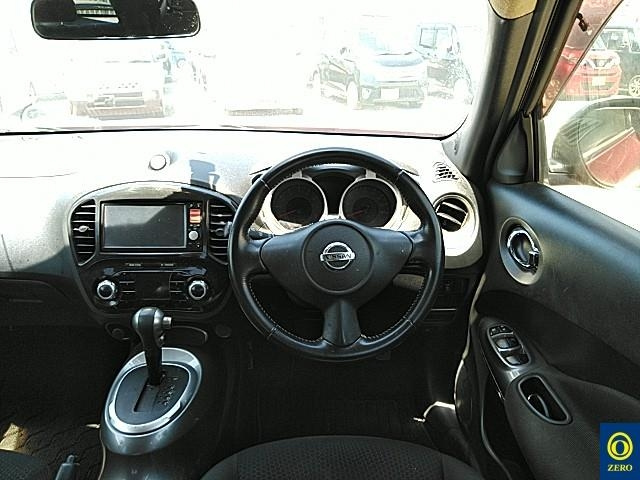 NISSAN JUKE 2012