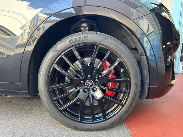 MASERATI LEVANTE 2020