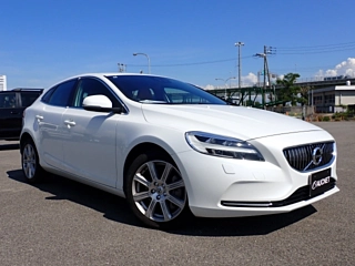 VOLVO V40 2017
