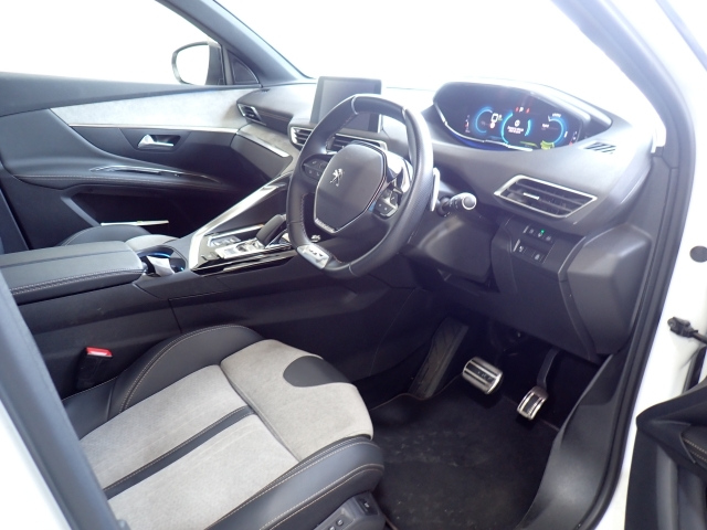 PEUGEOT 3008 2021