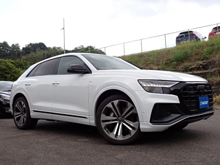 AUDI Q8 2022