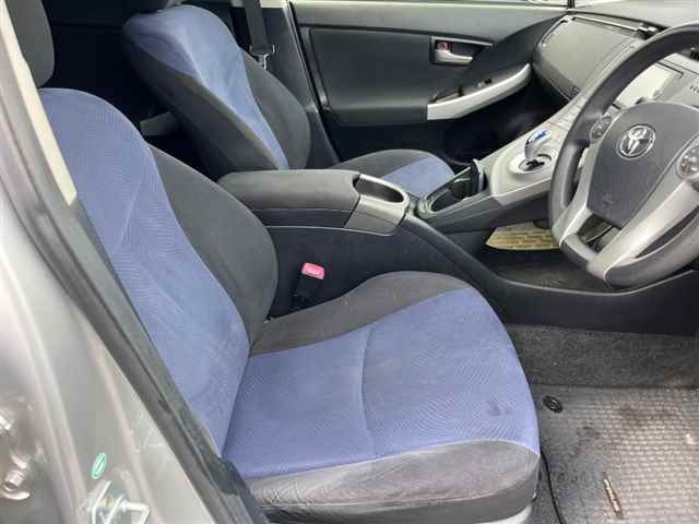 TOYOTA PRIUS 2012