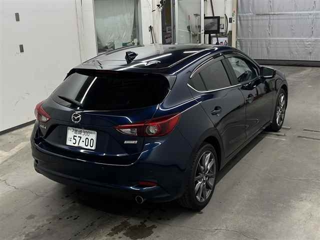 MAZDA AXELA 2017
