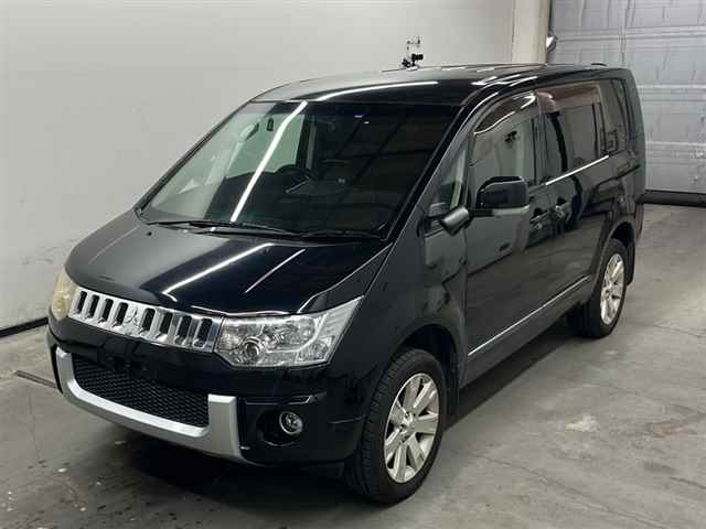 MITSUBISHI DELICA D5 2009