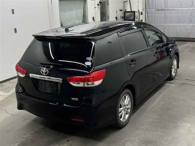 TOYOTA WISH 2010