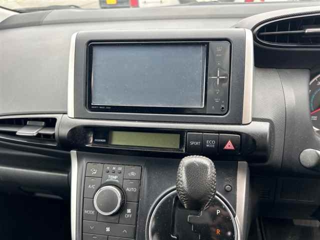 TOYOTA WISH 2010