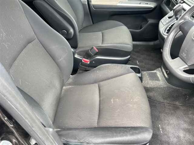 TOYOTA WISH 2010