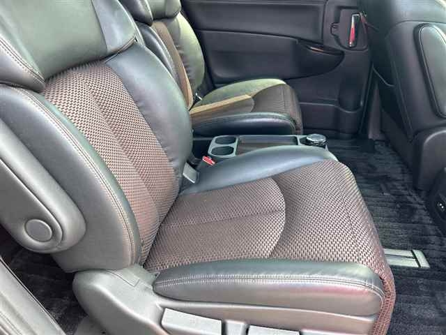 NISSAN ELGRAND 2011