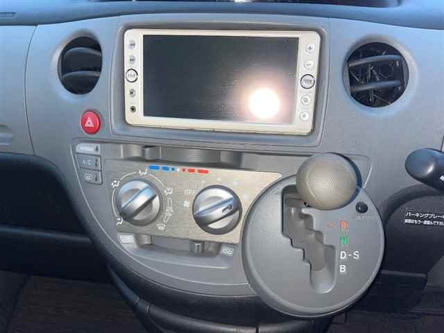TOYOTA SIENTA 2010