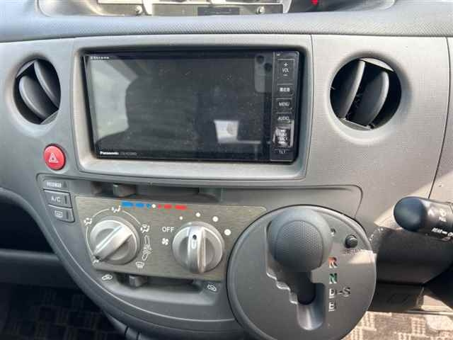 TOYOTA SIENTA 2013
