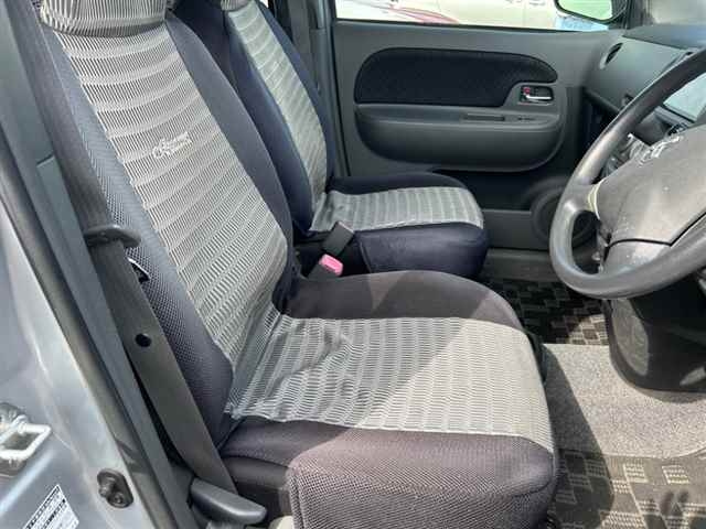 TOYOTA SIENTA 2013