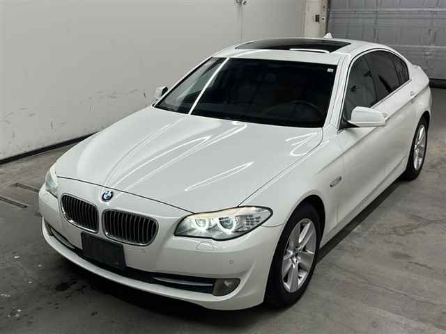 BMW 5 SERIES 2010