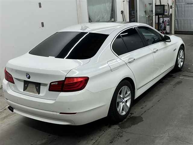 BMW 5 SERIES 2010