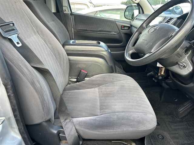 TOYOTA HIACE VAN 2012