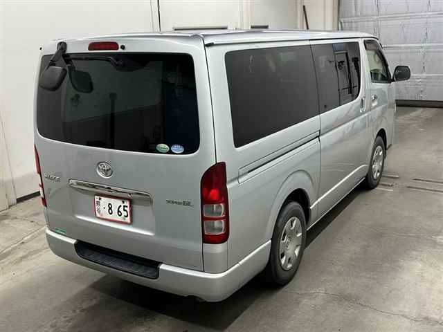 TOYOTA HIACE VAN 2012