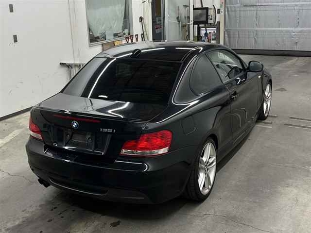 BMW 1 SERIES 2010
