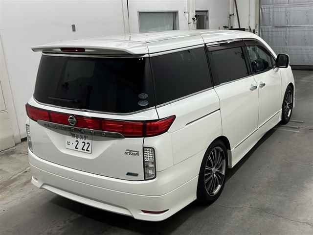 NISSAN ELGRAND 2010