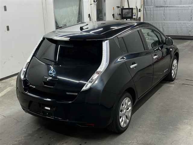 NISSAN LEAF 2015