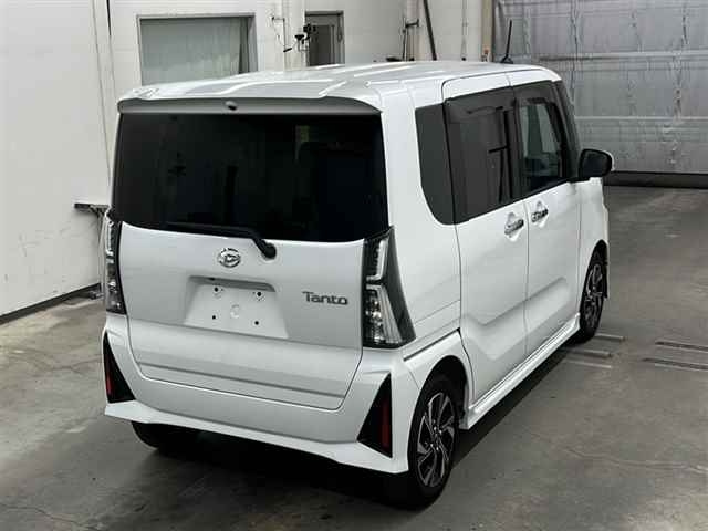 DAIHATSU TANTO 2023