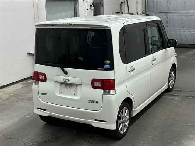 DAIHATSU TANTO 2012