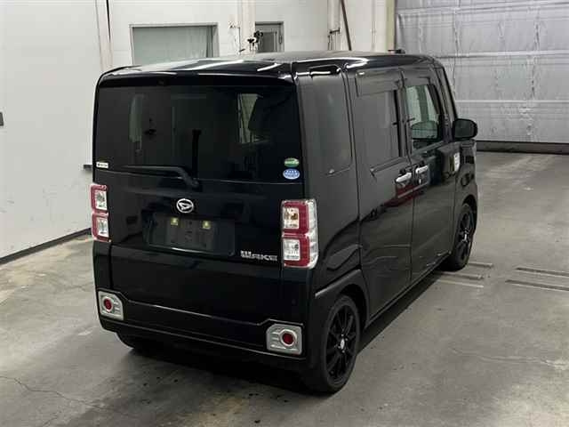 DAIHATSU WAKE 2016