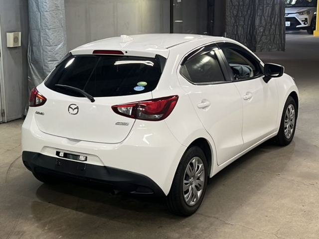 MAZDA DEMIO 2017