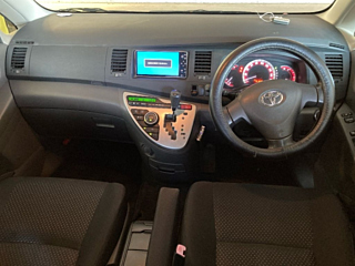 TOYOTA ISIS 2009