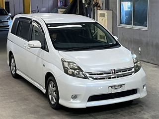 TOYOTA ISIS 2009