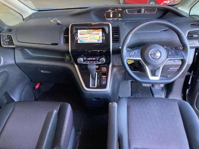 NISSAN SERENA 2017