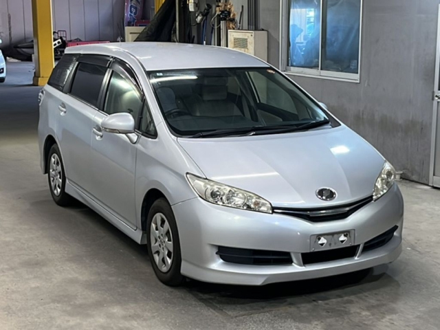 TOYOTA WISH 2012