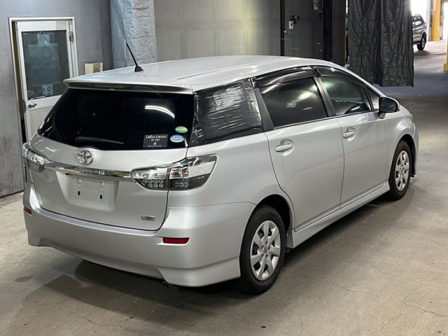 TOYOTA WISH 2012