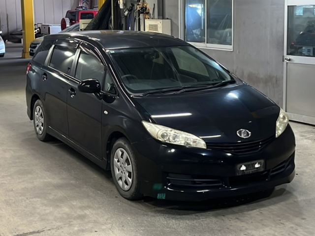 TOYOTA WISH 2010