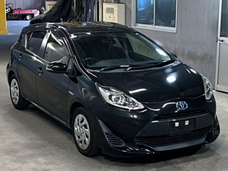 TOYOTA AQUA 2018