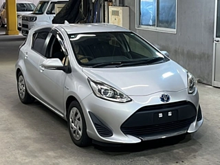 TOYOTA AQUA 2019
