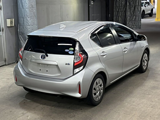 TOYOTA AQUA 2019