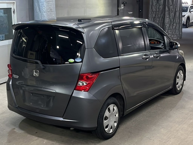 HONDA FREED 2010