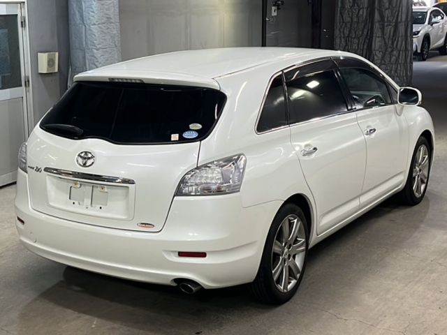 TOYOTA MARK X ZIO 2010