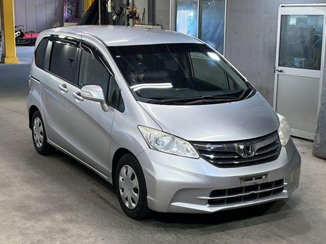 HONDA FREED 2013